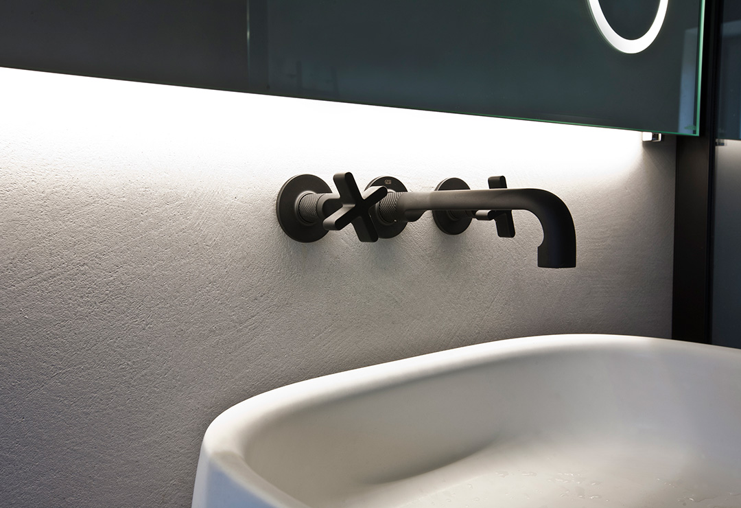 Mikrocement na zidu u kupaonici, Krk