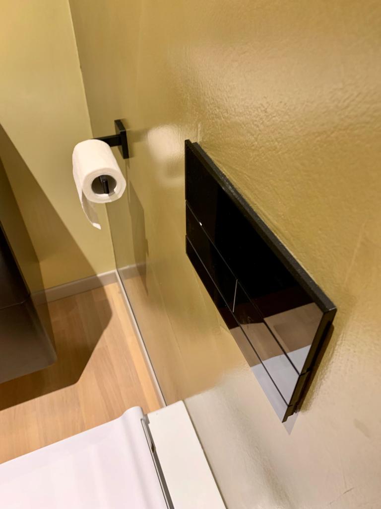 Mikrocement Classic Satinato zid NCS 7020 G90y i 1020 y10r