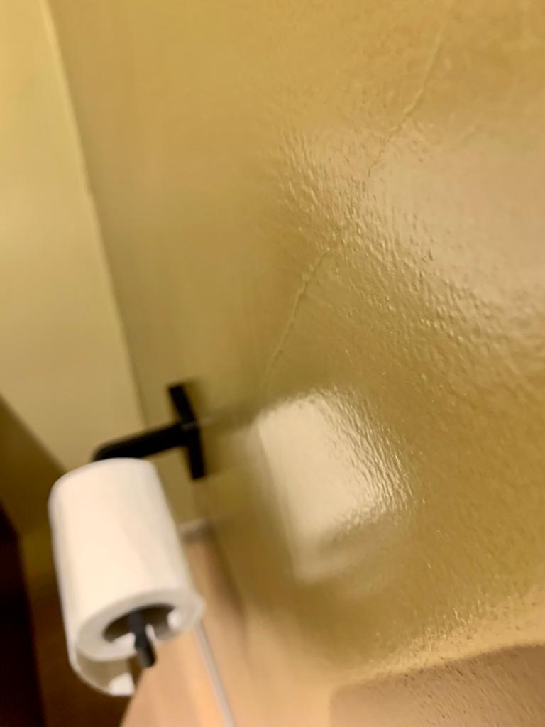 Mikrocement Classic Satinato zid NCS 7020 G90y i 1020 y10r