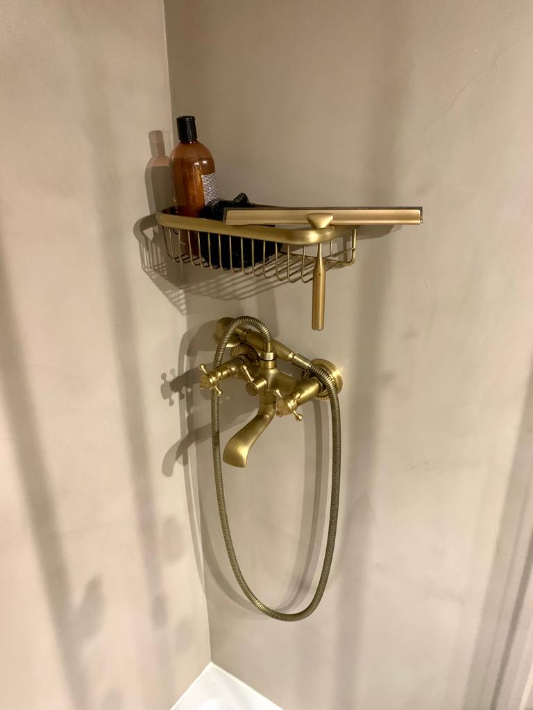 Omisalj kupaona mikrocement NCS S 2005-Y60R Classic Satinato