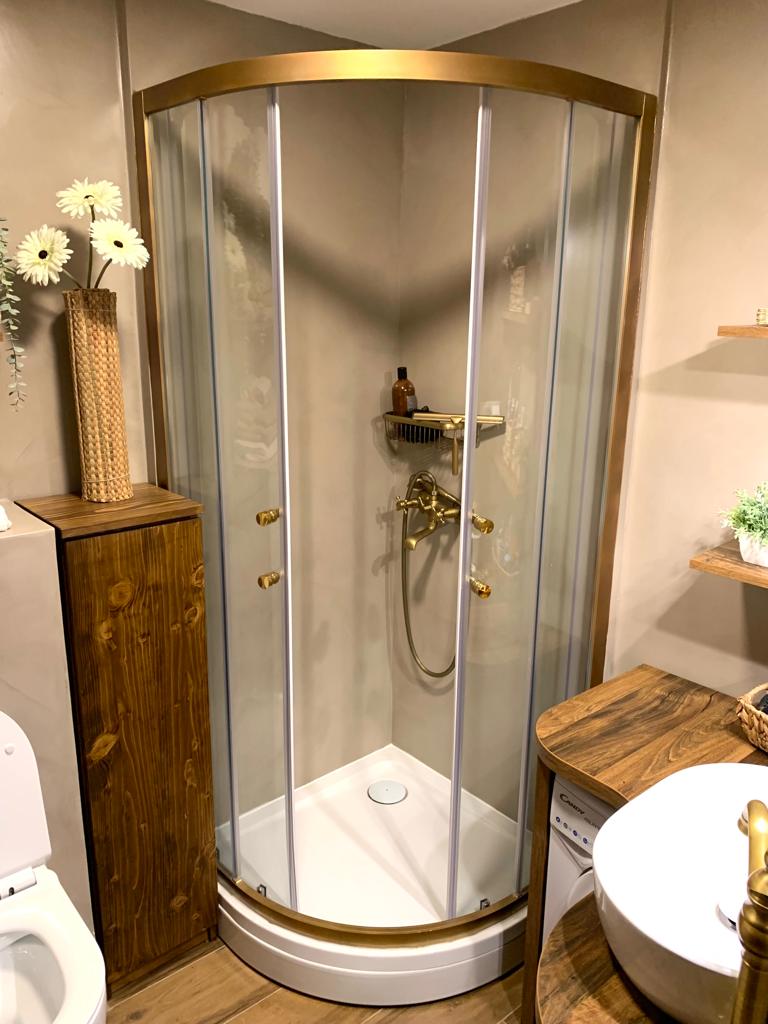 Omisalj kupaona mikrocement NCS S 2005-Y60R Classic Satinato