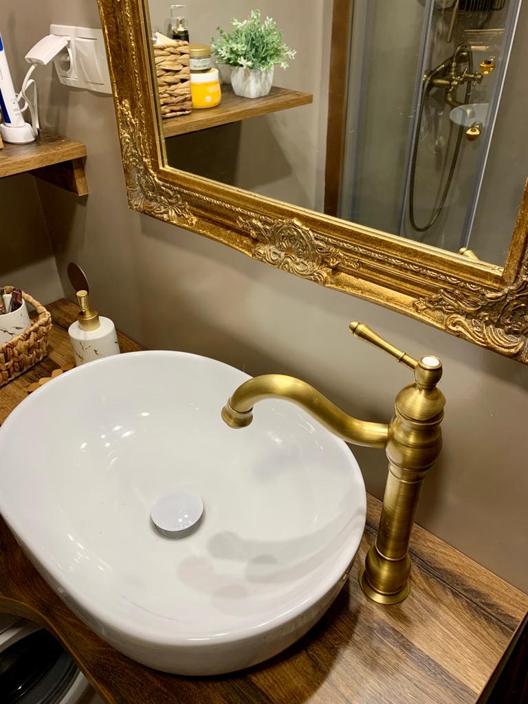 Omisalj kupaona mikrocement NCS S 2005-Y60R Classic Satinato