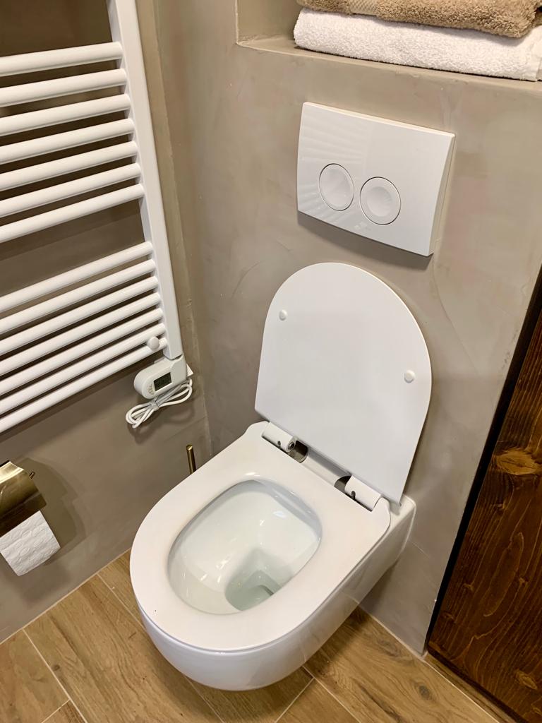 Omisalj kupaona mikrocement NCS S 2005-Y60R Classic Satinato