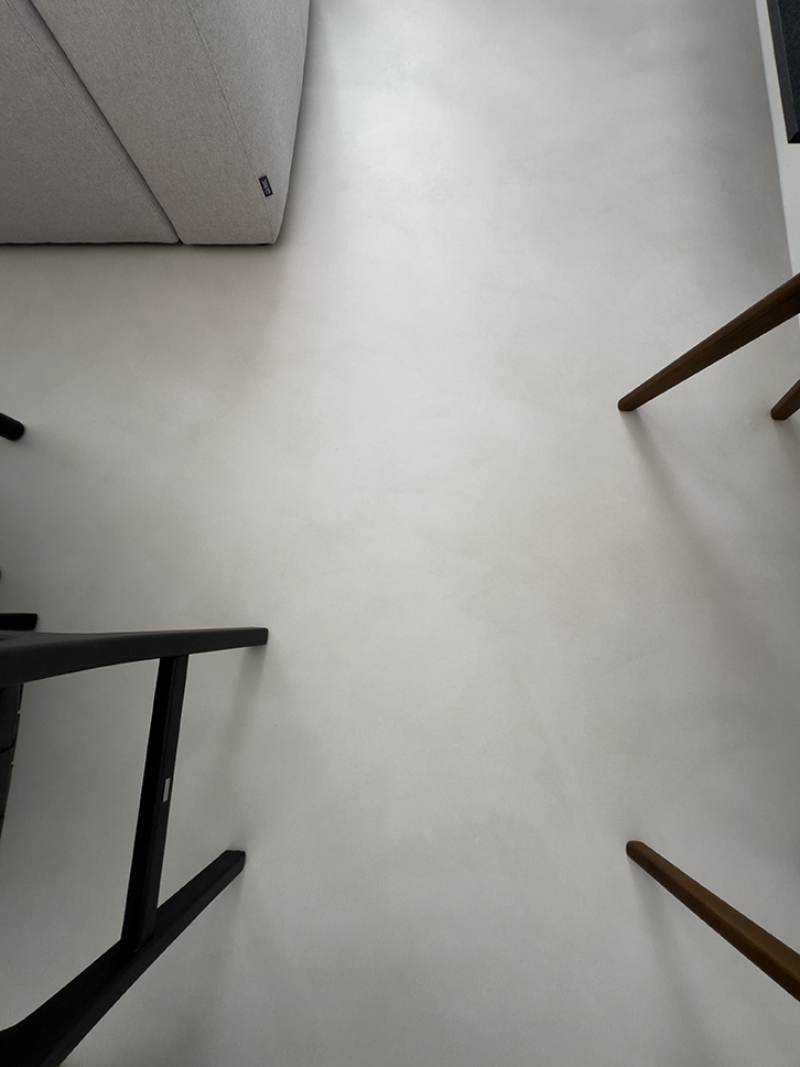 Dnevni i blagovaona mikrocement caffe roto Dnevni i blagovaona mikrocement caffe roto